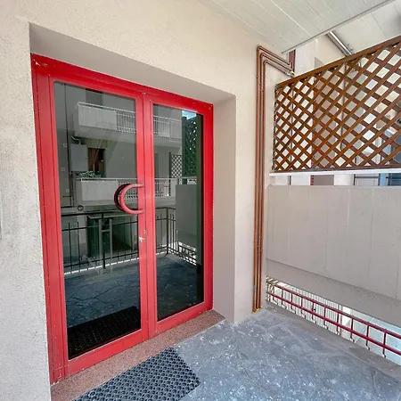 Accogliente Mansarda Con Terrazzo Esclusivo Чивитанова-Марке